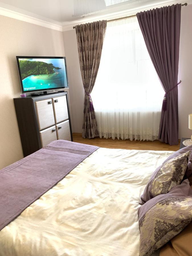 Apartament Центр. Поруч Парк Та Став Tarnopol Zewnętrze zdjęcie