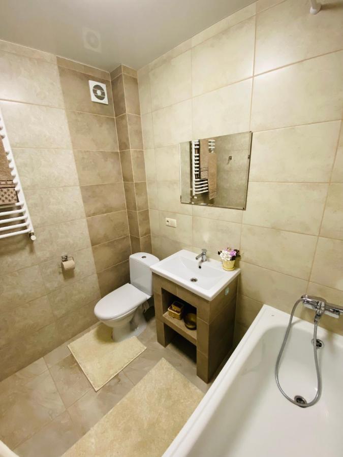 Apartament Центр. Поруч Парк Та Став Tarnopol Zewnętrze zdjęcie